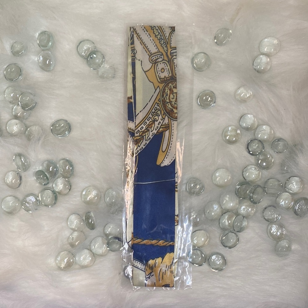 Handbag/ hair/ neck embellishment print (NWOT)